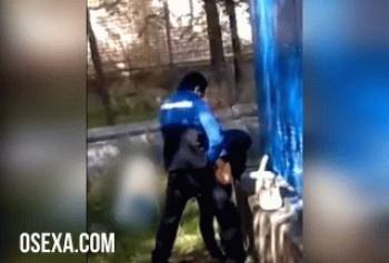 Жесткая публичная ебля узбеков в парке